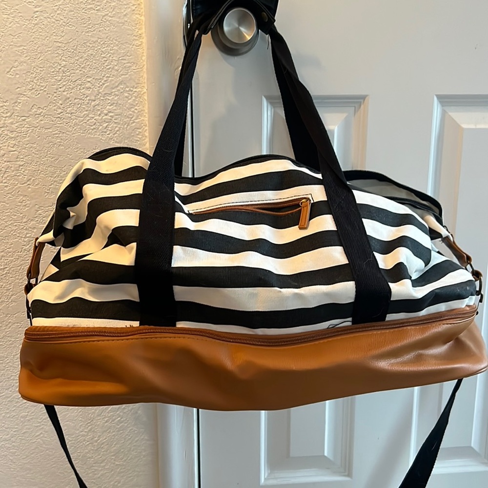 Weekender duffle